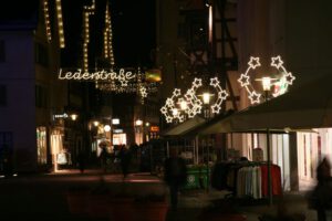 Weihnachtsbeleuchtung von Essert-Illuminationen mit LED-Lichtschlauch als Laternenbeleuchtung in Calw