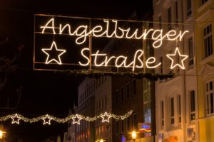 Weihnachtsbeleuchtung von Essert-Illuminationen mit LED-Lichtschlauch als Schriftzug in Flensburg