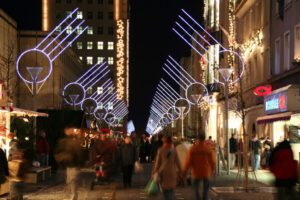 Weihnachtsbeleuchtung von Essert-Illuminationen mit LED-Lichtschlauch als Laternenbeleuchtung in Gera