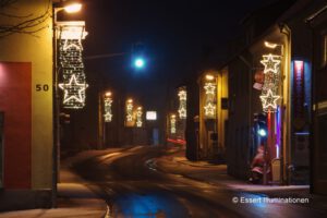 Weihnachtsbeleuchtung von Essert-Illuminationen mit LED-Lichterketten und LED-Lichtschlauch als Laternenbeleuchtung in Lauda Königshofen