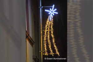 Weihnachtsbeleuchtung von Essert-Illuminationen mit LED-Lichterketten und LED-Lichtschlauch als Laternenbeleuchtung in Pirmasens
