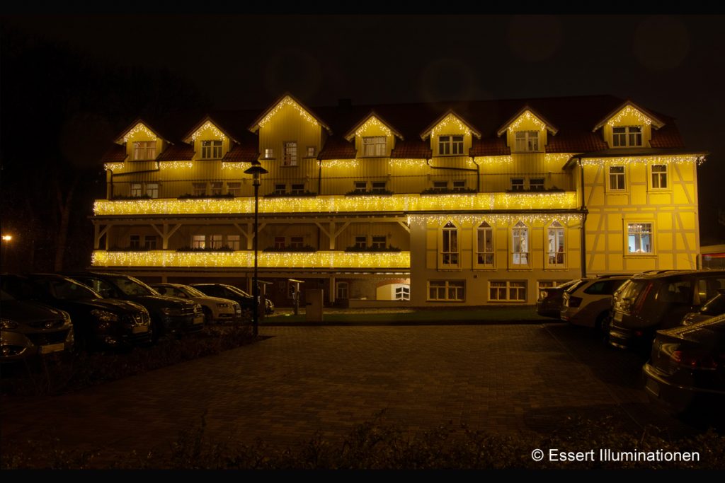 Weihnachtsbeleuchtung von Essert-Illuminationen mit LED-Lichterketten als Gebäudebeleuchtung in Wernigerode