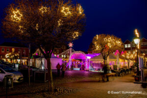 Weihnachtsbeleuchtung von Essert-Illuminationen mit Baumbeleuchtung in Heiligenhafen