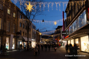 Weihnachtsbeleuchtung von Essert-Illuminationen als Straßenueberspannung mit LED-Lichterketten in Osnabrueck
