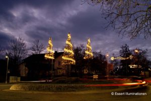 Weihnachtsbeleuchtung von Essert-Illuminationen mit LED-Lichterketten als Kreiselbeleuchtung in Tettnang