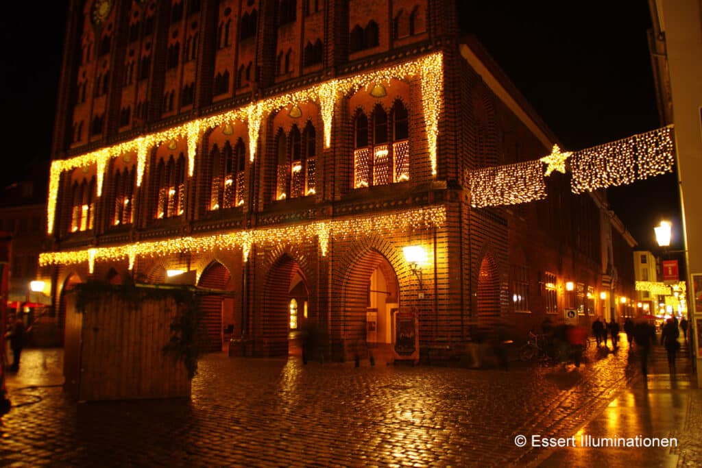 Fassadenbeleuchtung Weihnachten Stadt