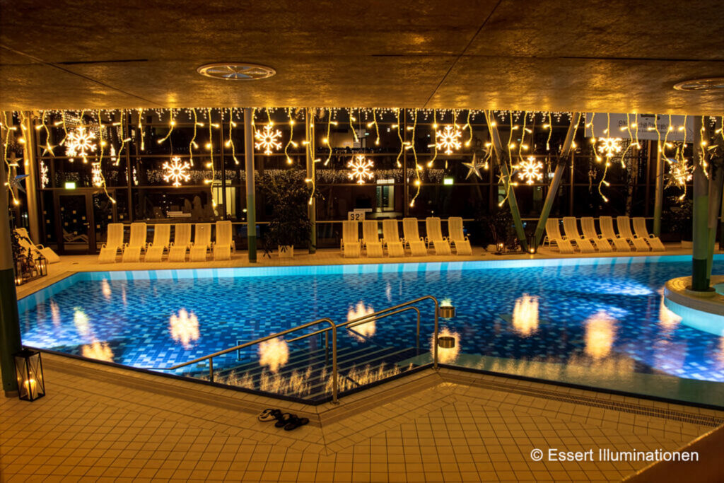 Profi Weihnachtsbeleuchtung Schwimmbad